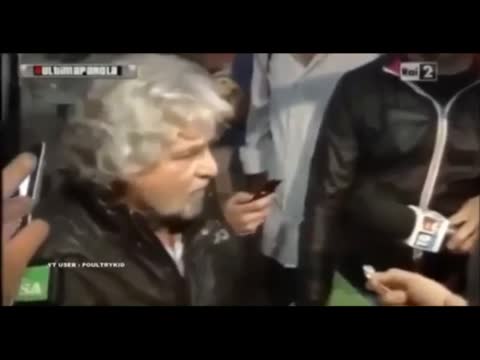 Beppe Grillo a Trento: vogliamo la sovranità monetaria. Vogliamo uno Stato nostro e una banca di Stato. (FEBBRAIO 2013)<br />
Beppe Grillo - Uscire Dall'Euro? Non l'ho Mai Detto! (maggio 2014)
